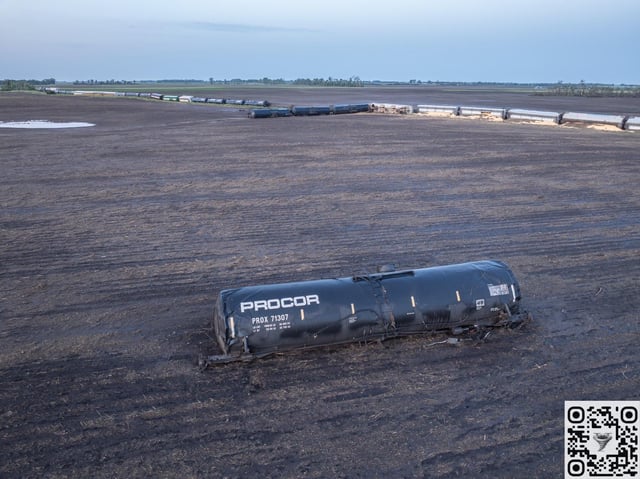 r/tornado - 35+ ton tank cars thrown from the extremely violent tornado near enderlin last night (photos taken by Brian emfinger on Twitter )